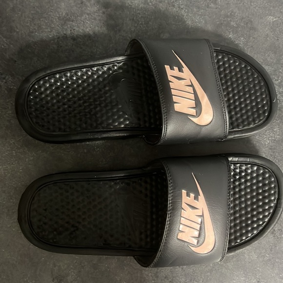 Nike Slides - Picture 2 of 3
